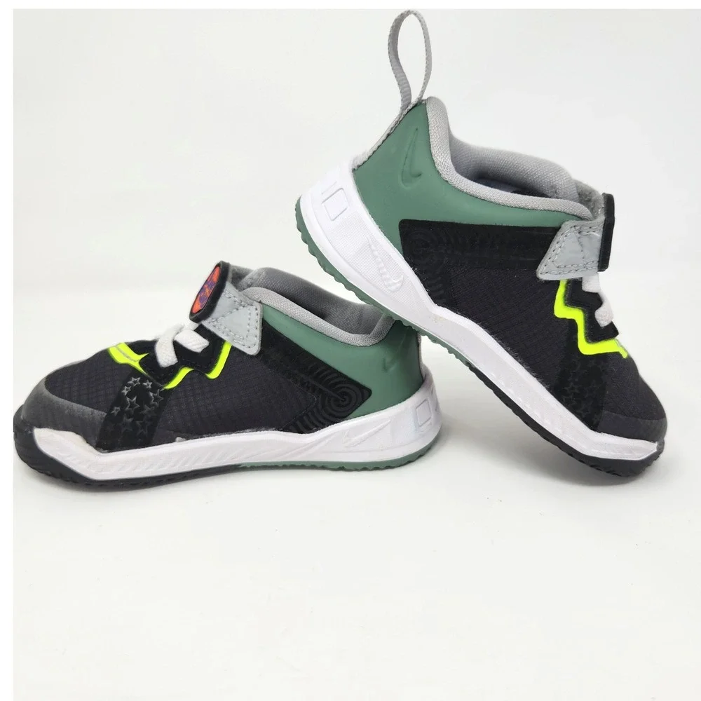 Nike Tune Squad Toddler 6c Lebron 18 Low‎ Sneakers Bugs x Marvin Space Jam
